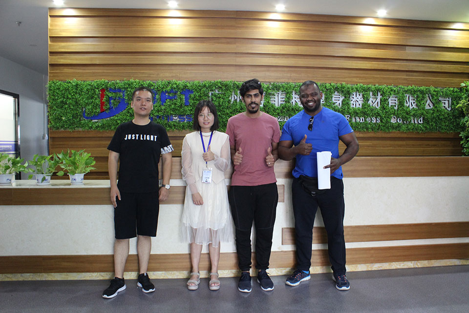 樱桃网站入口健身房器材