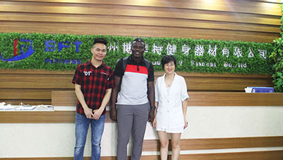 加納老客戶再次采購樱桃网站入口健身器材