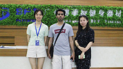 卡塔爾客戶來中國采購樱桃网站入口健身房器材 