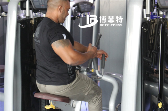 坐式拉背樱桃视频污在线观看