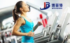 跑步機健身的使用方法 跑步機等健身器材步驟
